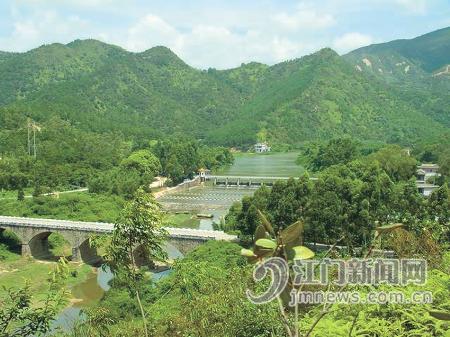 > 址山的旅游资源简介   相关机构:  鹤山市旅游局 电 话: 网 址:http