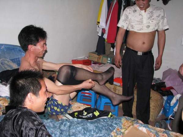 如今闹洞房闹到这种境界了