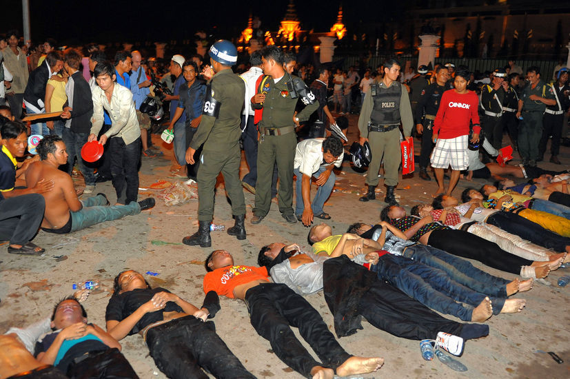 柬埔寨首都金边发生严重踩踏事件,至少339人死亡
