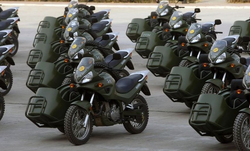 北京预备役首次装备军用摩托