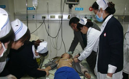 [转贴]新疆一所小学踩踏事故已致41名学生受伤