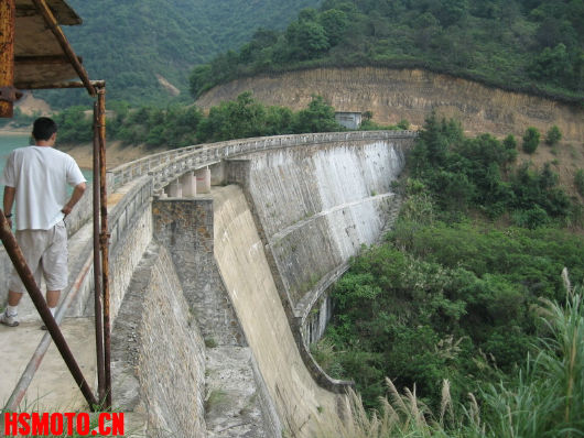 鹤山宅梧龙潭山