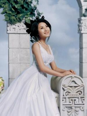 王雅捷荣膺最喜爱的演员奖 与于洋北京领证