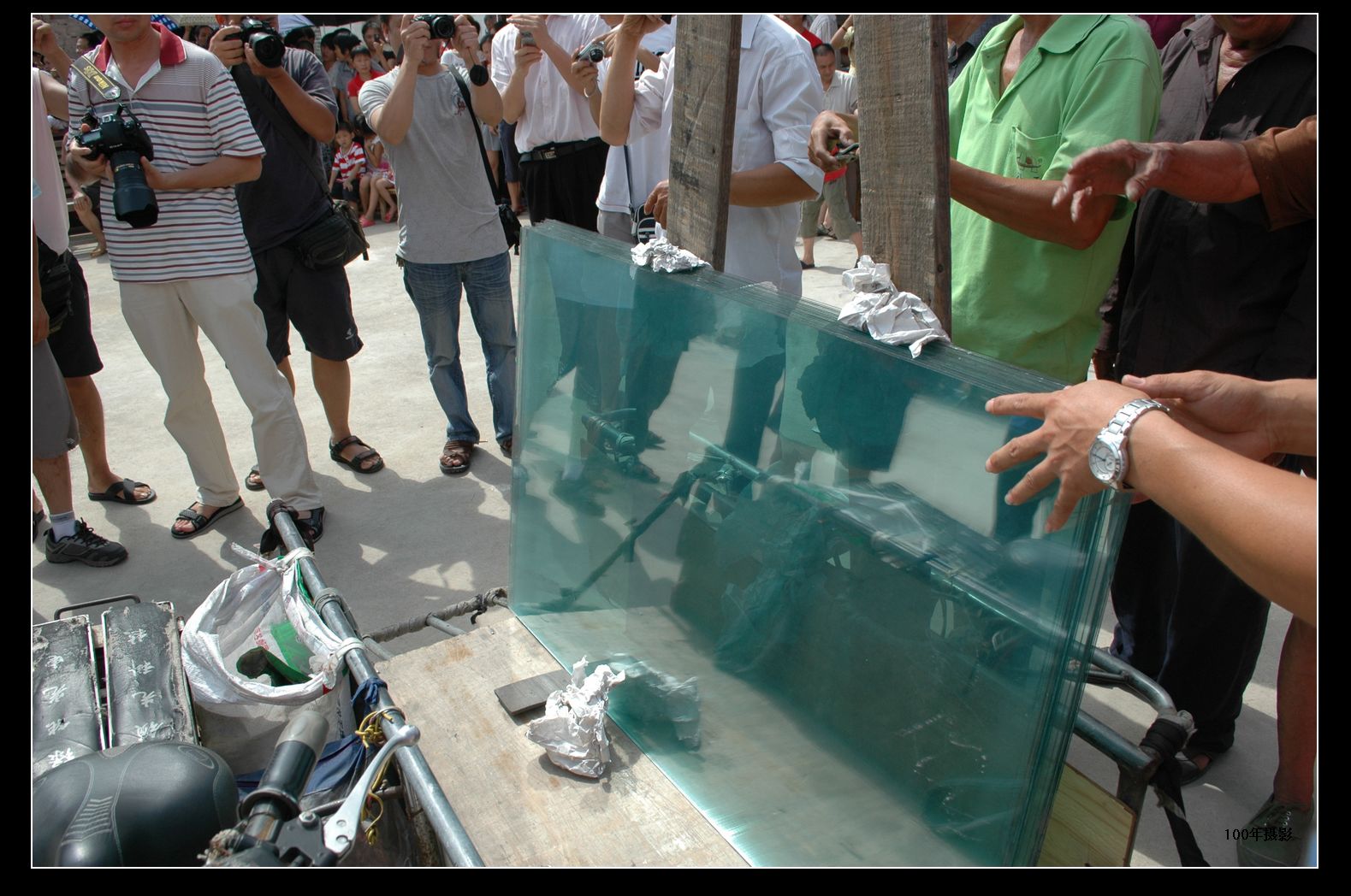 6月19日,玉林市城西陂头村观李寿龙跳玻璃(多图)图片