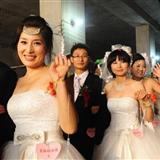 [推荐]“地铁情缘”集体婚礼