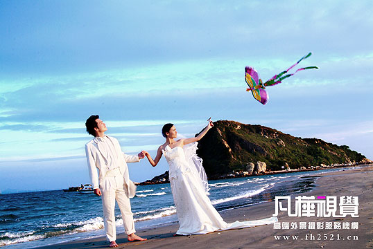 淡水立交桥车站出发! !!走出车站就有201 !!直到!!!车费8元!!!时间30-40分钟 - 从淡水去霞涌游乐场很方便的,坐公交车都可以了,立交桥车站那里有站台的,坐201(淡水--霞涌)可以直接坐到,还有别的公交车好像也可以到,188,168也行,目地地是霞涌的就可以。但是最好坐201最方便,直达,票价是8-10元每人,这里的公交车很多,6分钟一班的,我每天上班都要坐的。希望能帮到你! 惠阳汽车站-沃尔玛-立交桥车站(万联广场)-南三路-西区-熊猫国际-响水河-岩前移民村-大亚湾管委会-黄鱼涌-壳牌