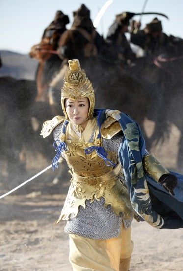 巾帼不让须眉《杨门女将》曝新剧照 陈紫函身披黄金甲