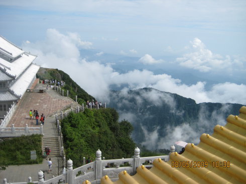 峨眉山市有多少人口_国庆临近 峨眉山率先开启金秋朝圣之旅(3)