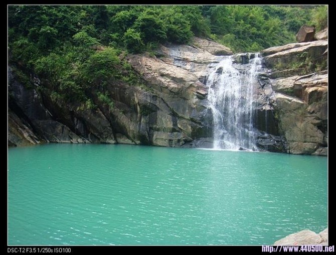 旅游的好去处"赤凤龙潭"
