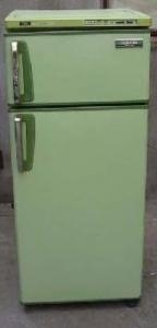 二手旧式冰箱 - 150元