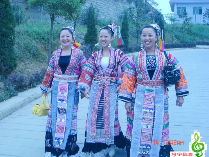 [推荐]重庆酉阳女主角土家族苗族精美服饰