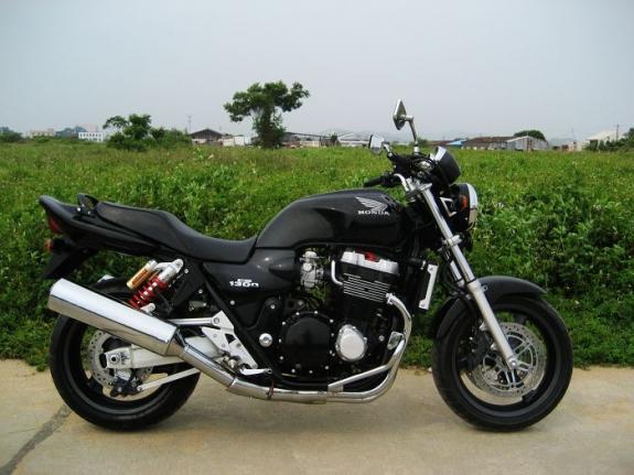 本田摩托车CB1300