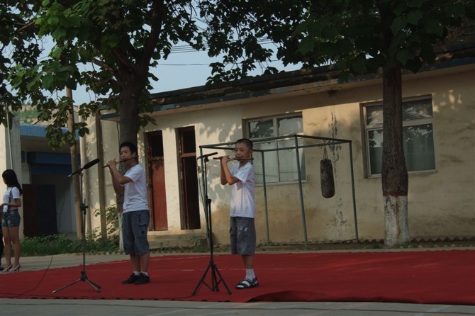 2010年八一建军节红星艺术教育中心驻稷