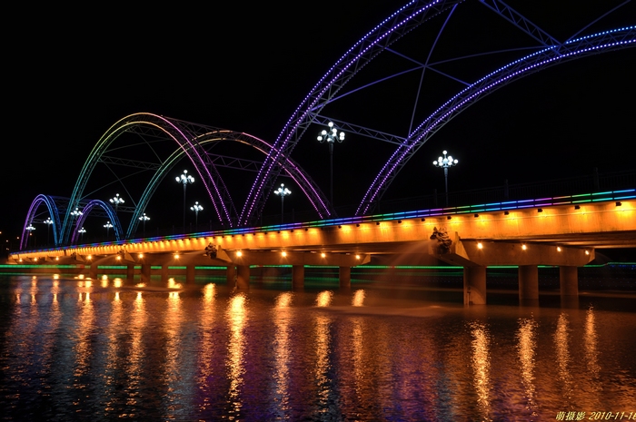 青岛丹山特大桥夜景图片