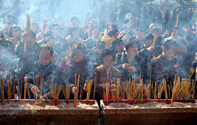 [原創]深圳40多萬信男信女弘法寺上香拜佛