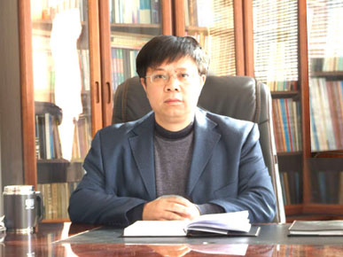 白城铁路一中校长汪少成简介
