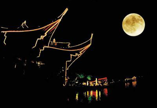 洱海月夜图片图片
