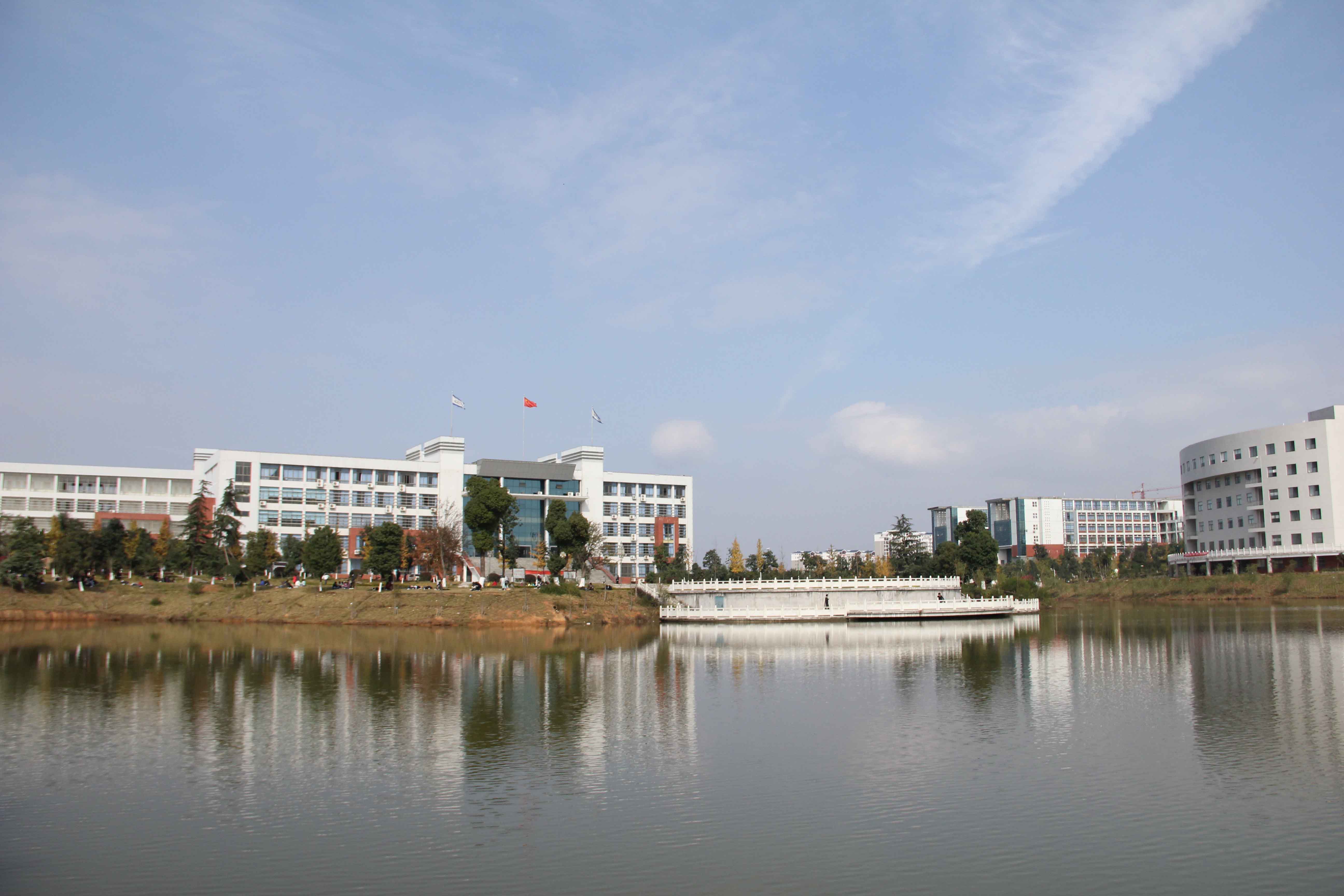 咸宁学院高清大图