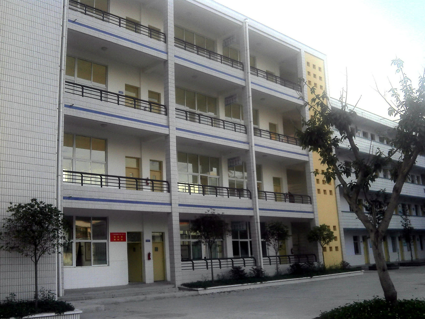 路过三台刘营初中学校