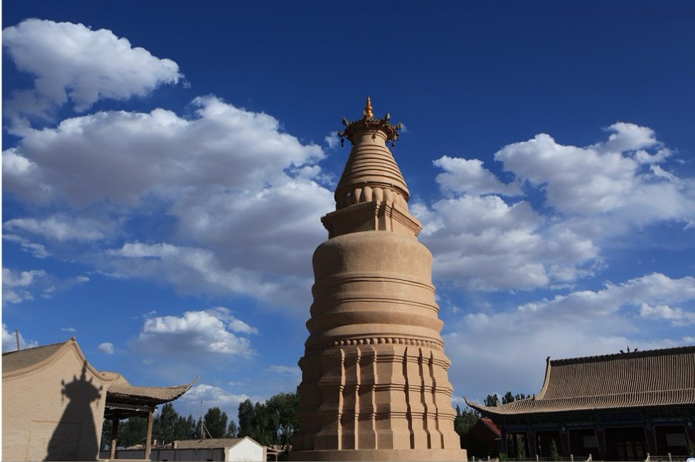 美丽的金塔塔院寺