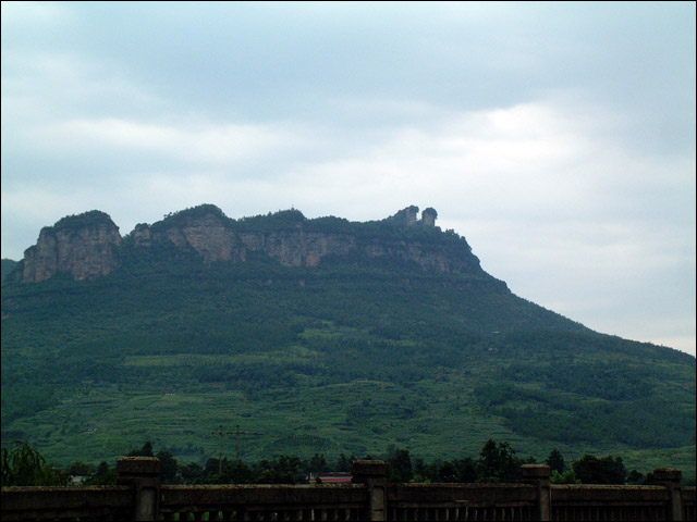 竇團山,佛爺洞二日遊