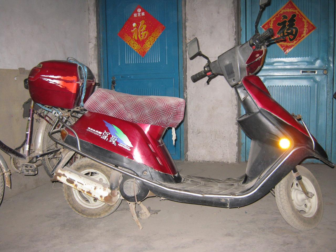 铃木50cc小摩托车图片